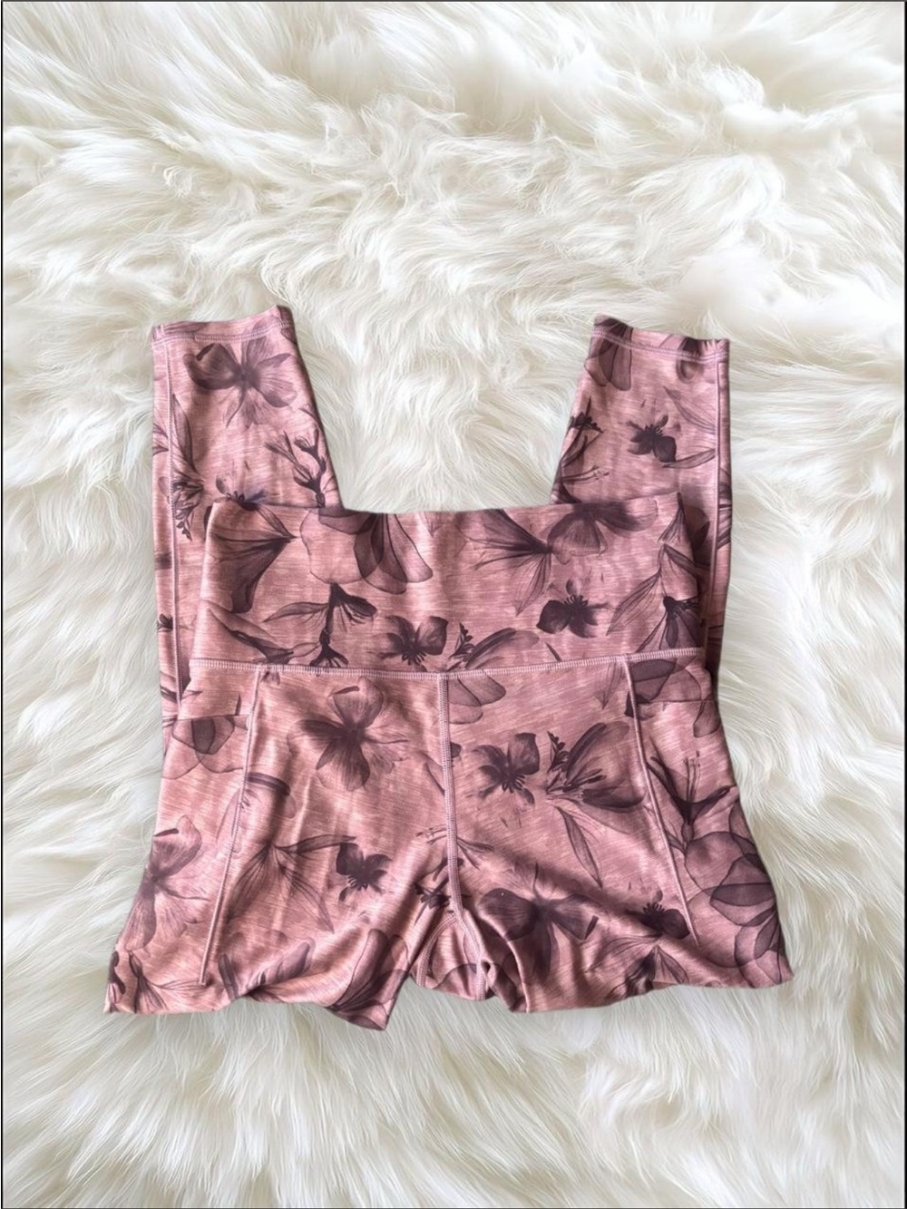 Athleta Salutation Stash Pocket II 7/8 Leggings 🌹
